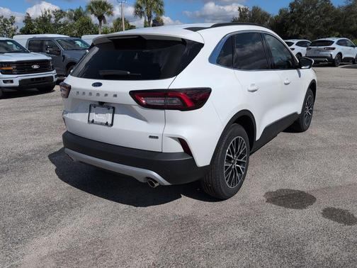 2026 Ford Escape PHEV SE