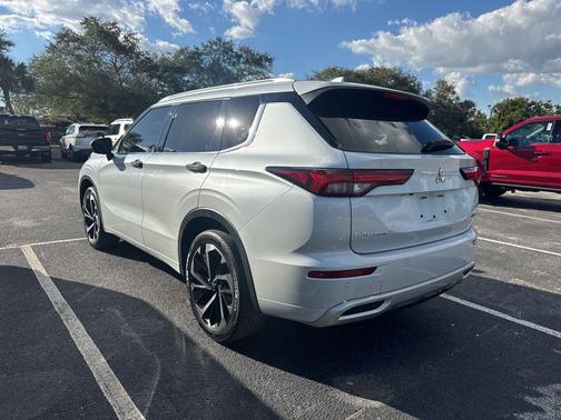2022 Mitsubishi Outlander SEL