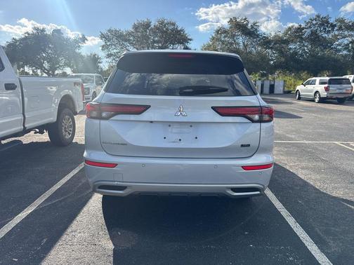 2022 Mitsubishi Outlander SEL