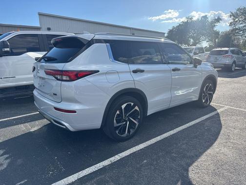 2022 Mitsubishi Outlander SEL