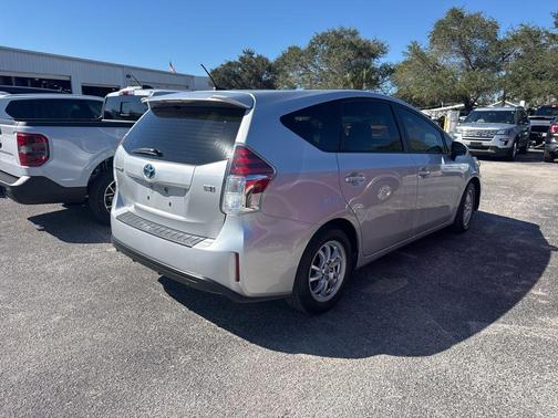 2015 Toyota Prius v Five
