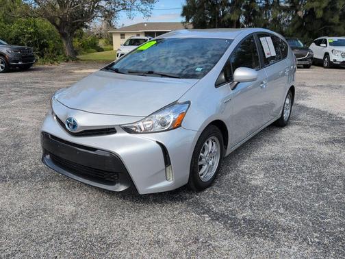 2015 Toyota Prius v Five