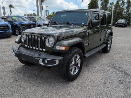 Sarge Green Clearcoat 2020 Jeep Wrangler Unlimited Sahara