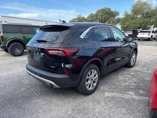 AGATE BLACK METALLIC 2024 Ford Escape Active