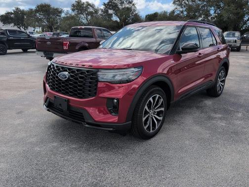 2025 Ford Explorer ST-Line
