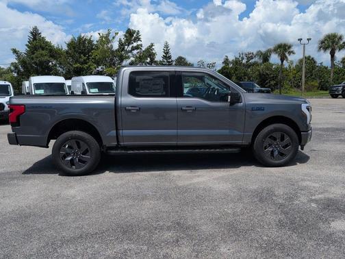 2025 Ford F-150 Lightning Flash