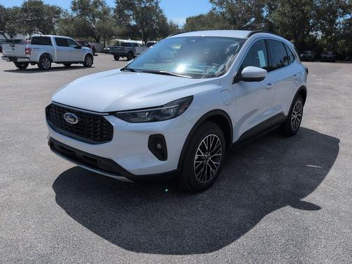 2026 Ford Escape PHEV SE