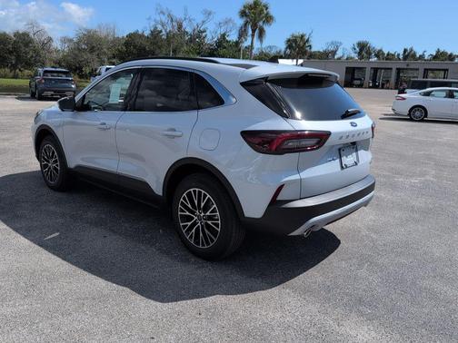 2026 Ford Escape PHEV SE