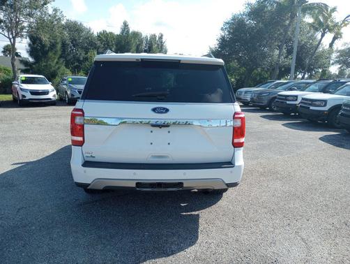 Oxford White 2018 Ford Expedition XLT
