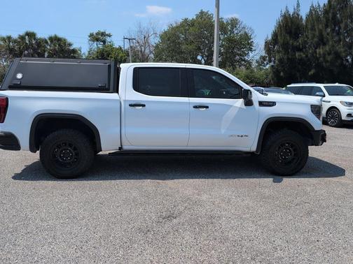 Summit White 2024 GMC Sierra 1500 AT4X