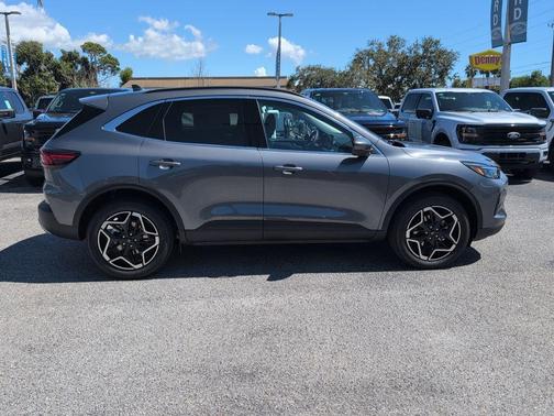 2026 Ford Escape Platinum