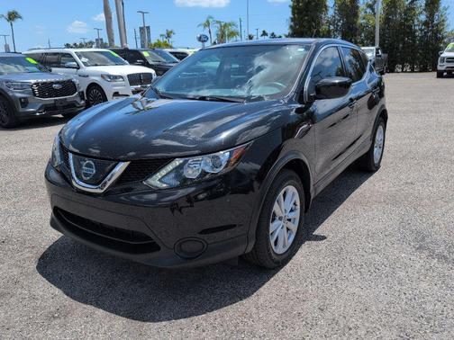 Magnetic Black Pearl 2019 Nissan Rogue Sport S