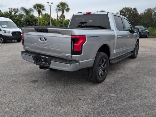 2025 Ford F-150 Lightning Flash