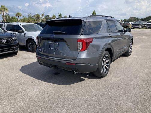 2022 Ford Explorer ST-Line