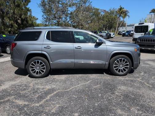 2022 GMC Acadia Denali