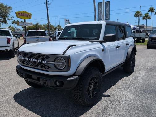 OXFORD WHITE 2026 Ford Bronco Badlands