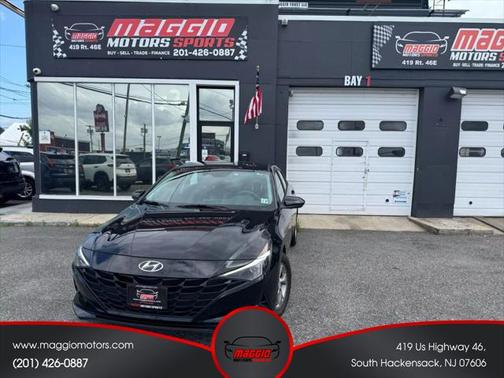 2022 Hyundai ELANTRA SE