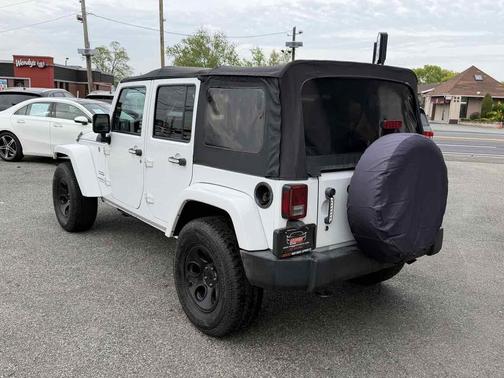 Bright White Clearcoat 2016 Jeep Wrangler Unlimited Sport