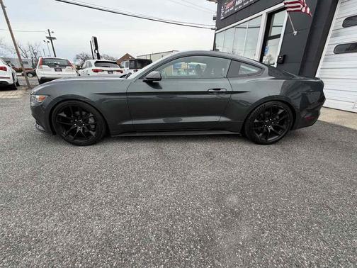 2016 Ford Mustang V6