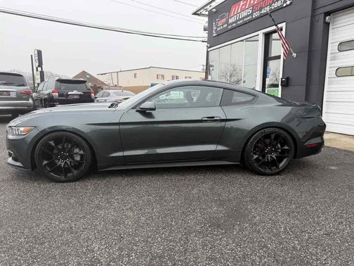 2016 Ford Mustang V6