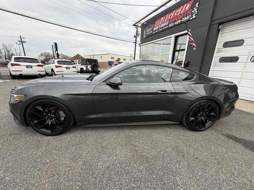 2016 Ford Mustang V6