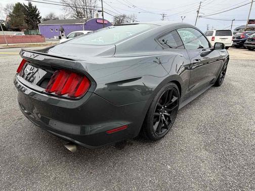 2016 Ford Mustang V6