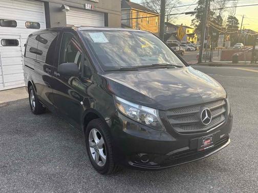 2017 Mercedes-Benz Metris Base