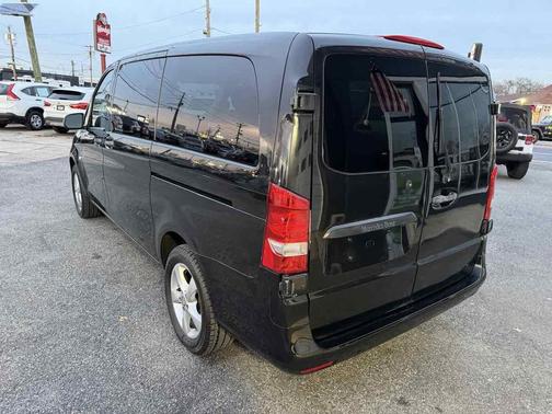 2017 Mercedes-Benz Metris Base