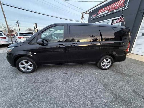 2017 Mercedes-Benz Metris Base