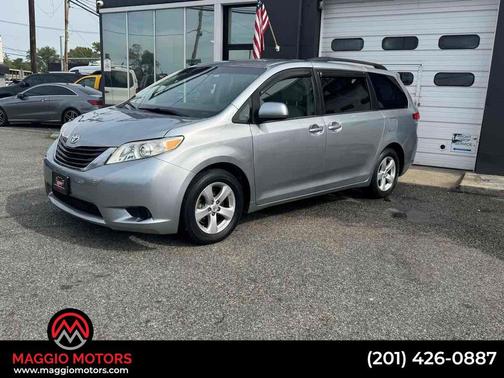 2014 Toyota Sienna LE