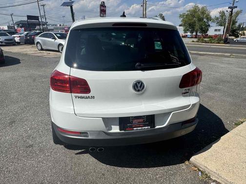 2017 Volkswagen Tiguan 2.0T Wolfsburg Edition