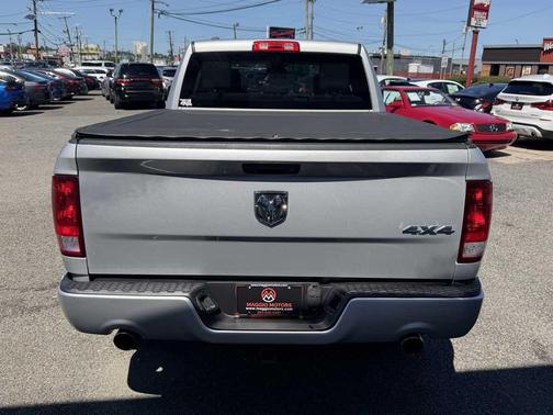 Bright Silver Metallic Clearcoat 2017 RAM 1500 Express