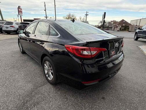 2016 Hyundai SONATA SE