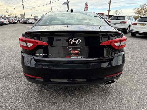 2016 Hyundai SONATA SE