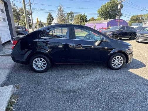 2017 Chevrolet Sonic LT