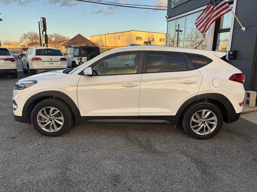 2018 Hyundai TUCSON SE