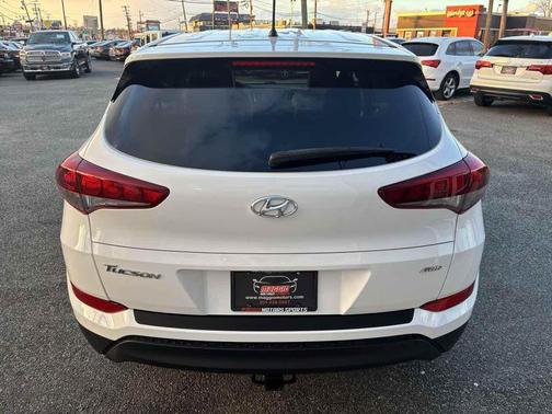 2018 Hyundai TUCSON SE