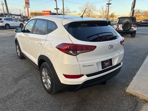 2018 Hyundai TUCSON SE
