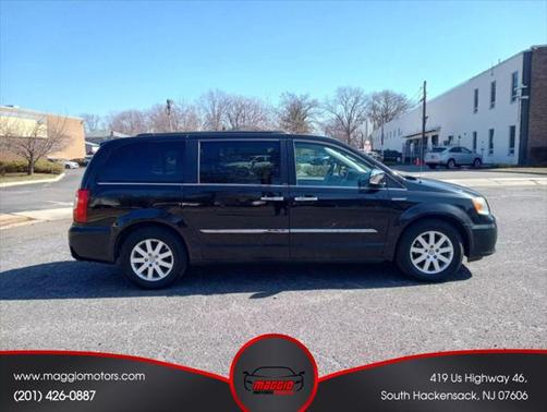 2012 Chrysler Town & Country Touring-L