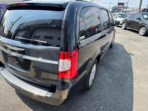 2012 Chrysler Town & Country Touring-L