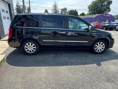 2012 Chrysler Town & Country Touring-L