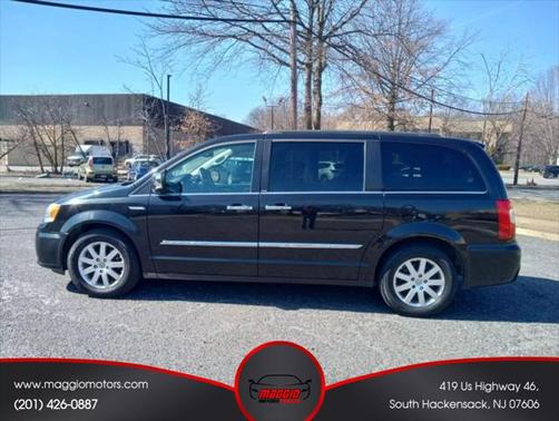 2012 Chrysler Town & Country Touring-L