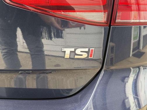 2015 Volkswagen Golf Launch Edition