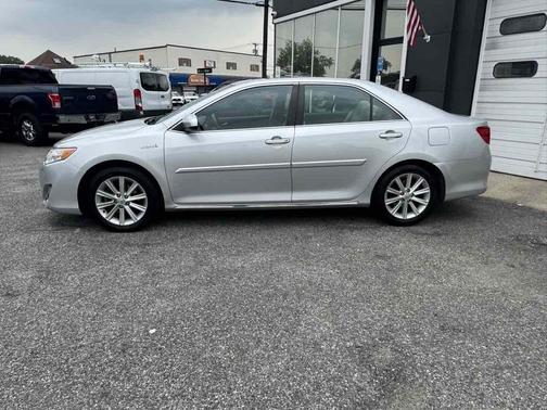 2014 Toyota Camry Hybrid XLE