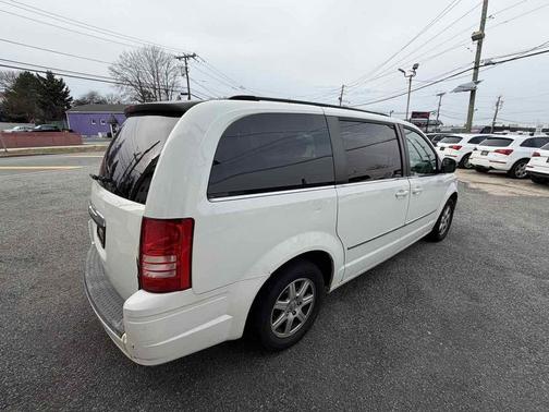 2010 Chrysler Town & Country Touring