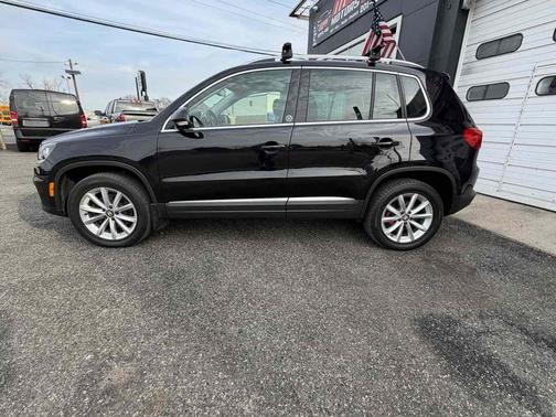 2017 Volkswagen Tiguan 2.0T Wolfsburg Edition