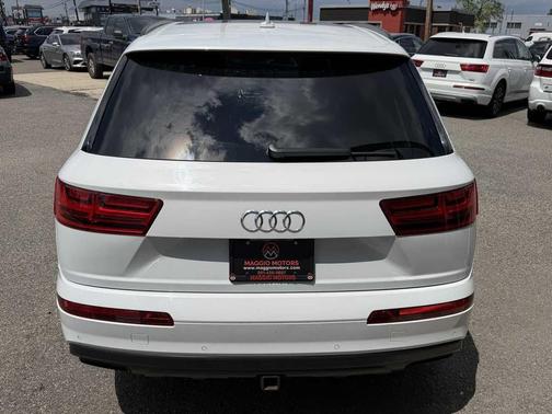 Carrara White 2018 Audi Q7 3.0T Prestige