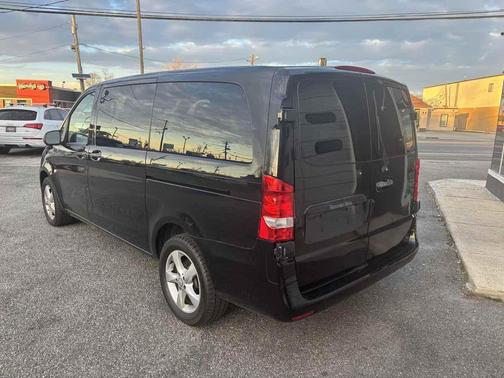 Obsidian Black Metallic 2017 Mercedes-Benz Metris Base