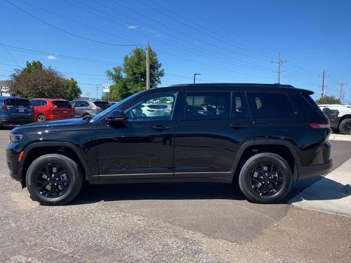 2025 Jeep Grand Cherokee L Laredo