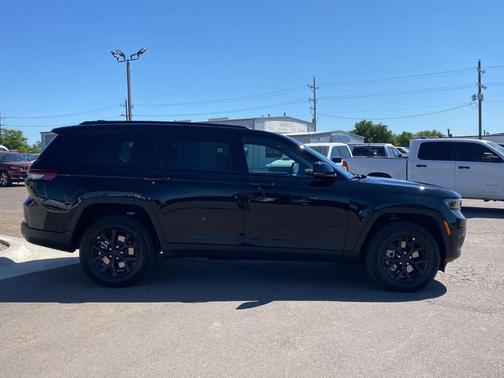 2025 Jeep Grand Cherokee L Laredo
